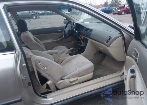 1995 Honda Accord Lx z USA, uszkodzony, nr VIN 1HGCD723XSA038528